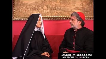 الرعية السوداء يخترقها الكاهن لمغفرة الخطايا